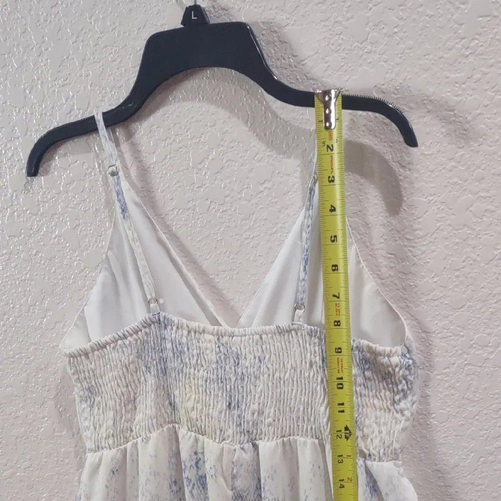 Sim & SamWhite and Blue Sleeveless Dress - Picture 12 of 17